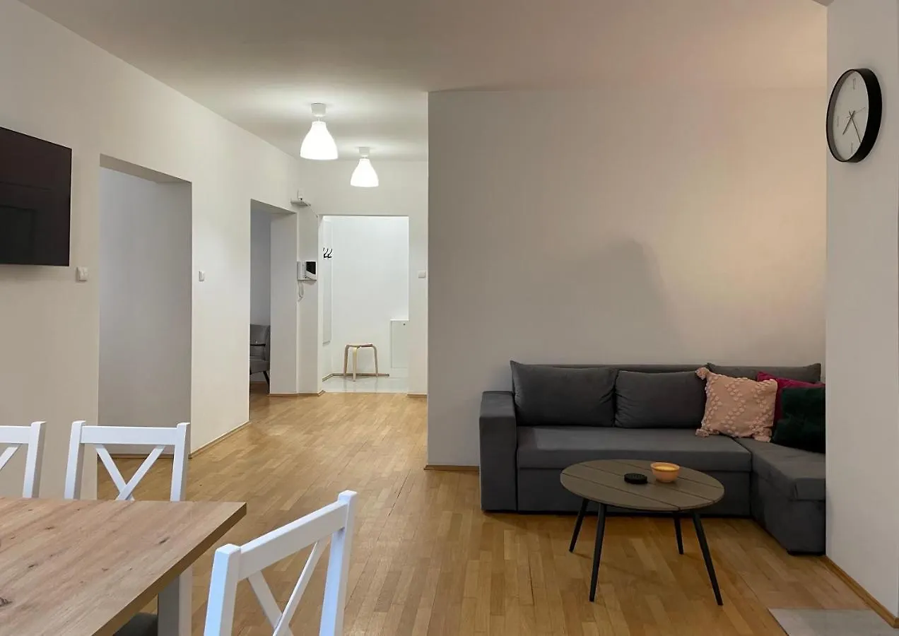 Apartament Przy Atrium Okolice Stacji Metra Rondo Onz Warschau Apartment