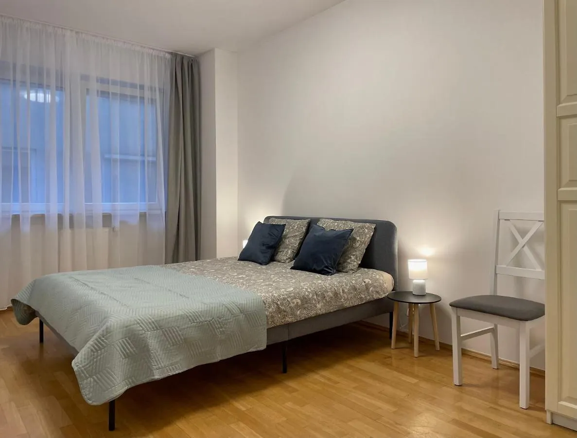 Apartment Apartament Przy Atrium Okolice Stacji Metra Rondo Onz Warschau Polen