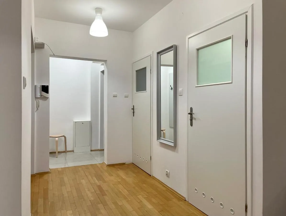 Apartament Przy Atrium Okolice Stacji Metra Rondo Onz Warszawa 0*,